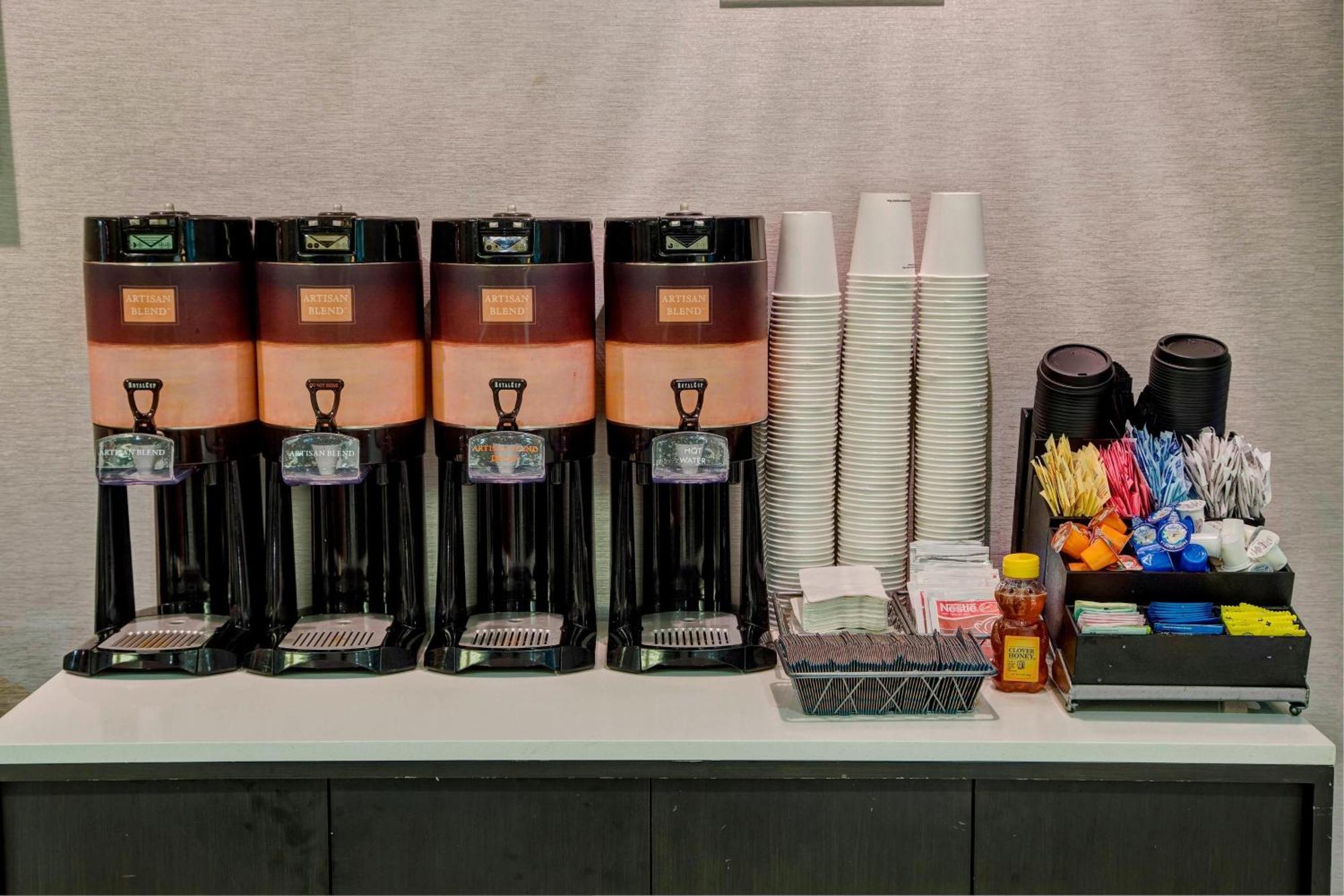 拿坡里万豪春季山丘套房酒店 Golden Gate 外观 照片